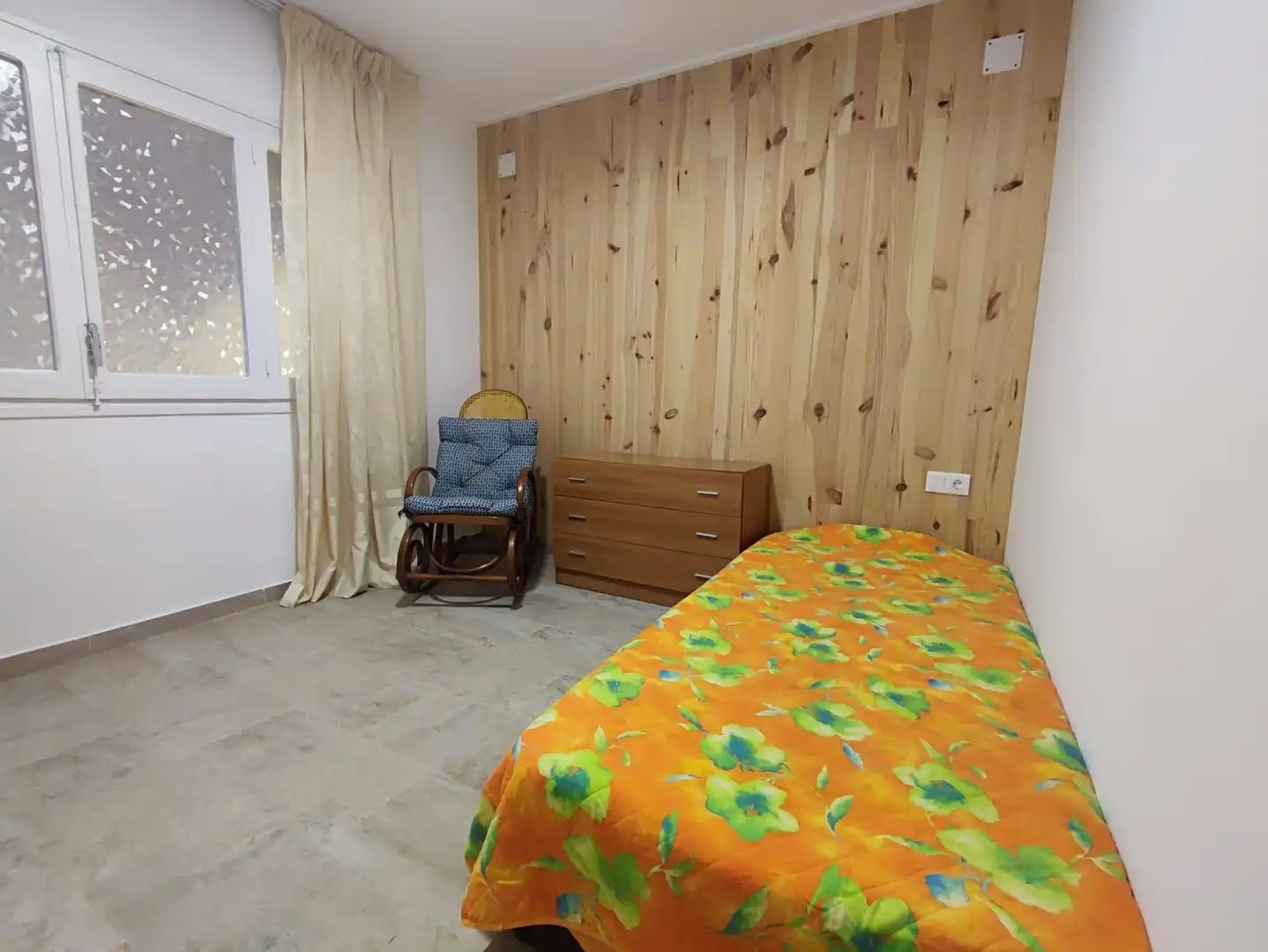 Habitación de Casa adosada en venta en Pineda de Mar con Terraza y Balcón