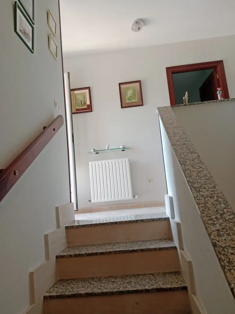 Einfamilien-Reihenhaus zum Verkauf in Venialbo mit Heizung, Privatgarten und Balkon