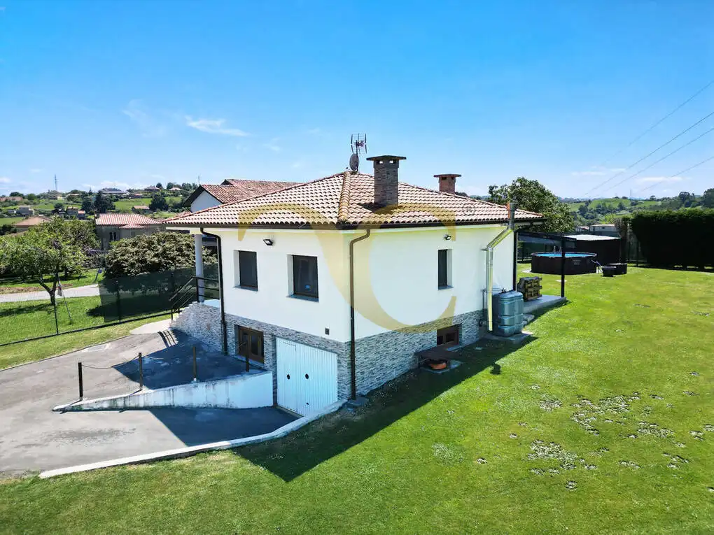 Vista exterior de Casa o xalet en venda en Gijón  amb Calefacció, Jardí privat i Terrassa