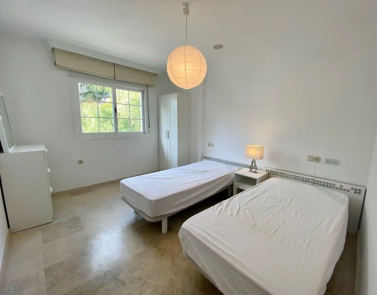 Dormitori de Àtic de lloguer amb opció a compra en Marbella amb Aire condicionat, Terrassa i Moblat
