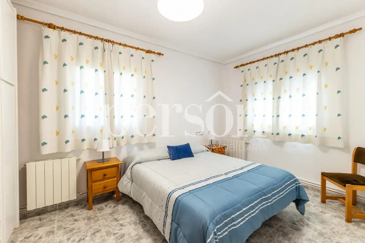 Dormitori de Casa o xalet en venda en La Pobla de Vallbona amb Aire condicionat, Calefacció i Terrassa