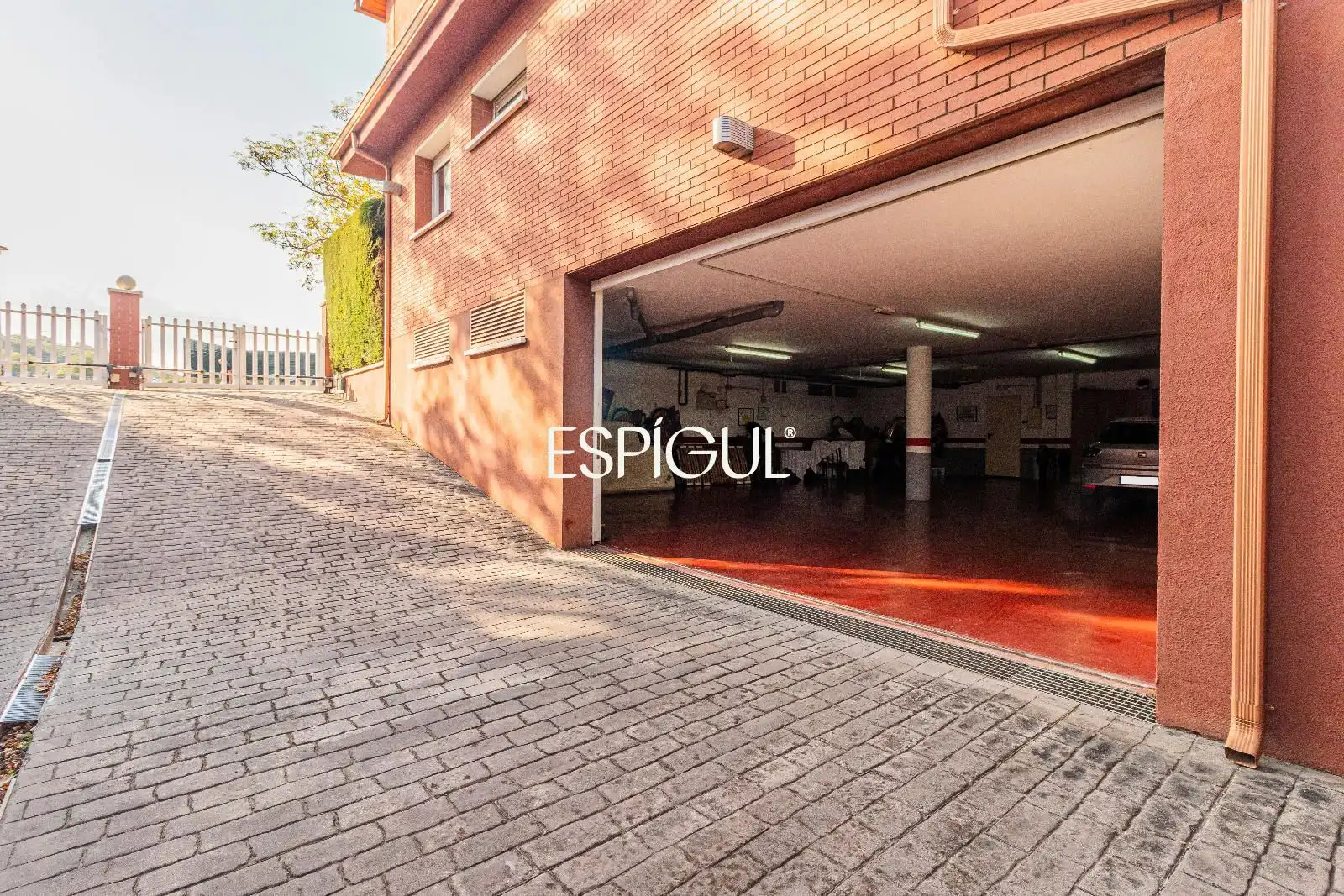 Parking of Houses for sale in Sant Cugat del Vallès  with Air Conditioner, Heating and Storage room