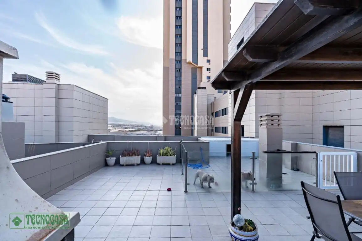 Terraza de Ático en venta en El Ejido con Aire acondicionado, Parquet y Balcón