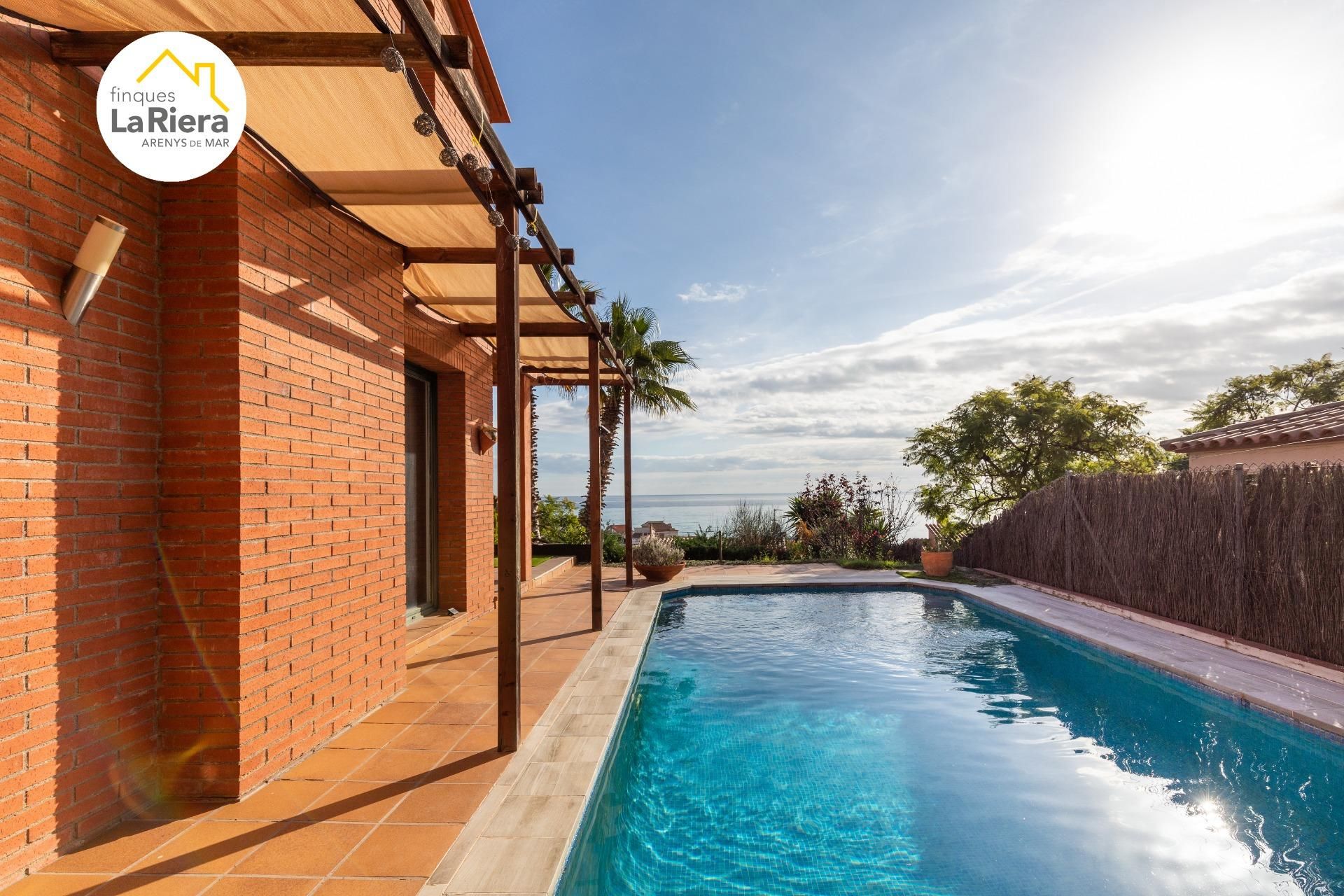 Piscina de Casa o xalet en venda en Canet de Mar amb Aire condicionat, Calefacció i Jardí privat