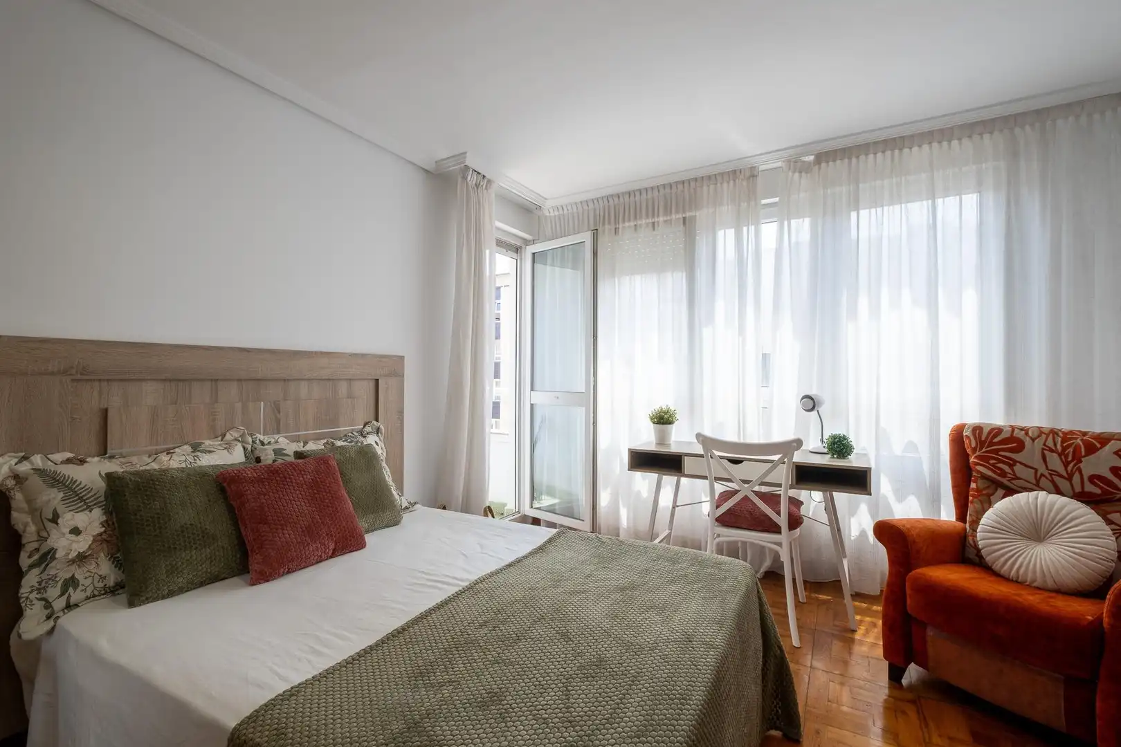 Bedroom of Flat for sale in Santander  with Heating and Terrace