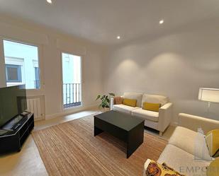 Living room of Flat to rent in  Madrid Capital  with Air Conditioner, Heating and Furnished