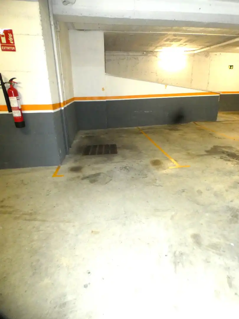 Parking de Ático en venta en Terrassa con Calefacción, Terraza y Balcón