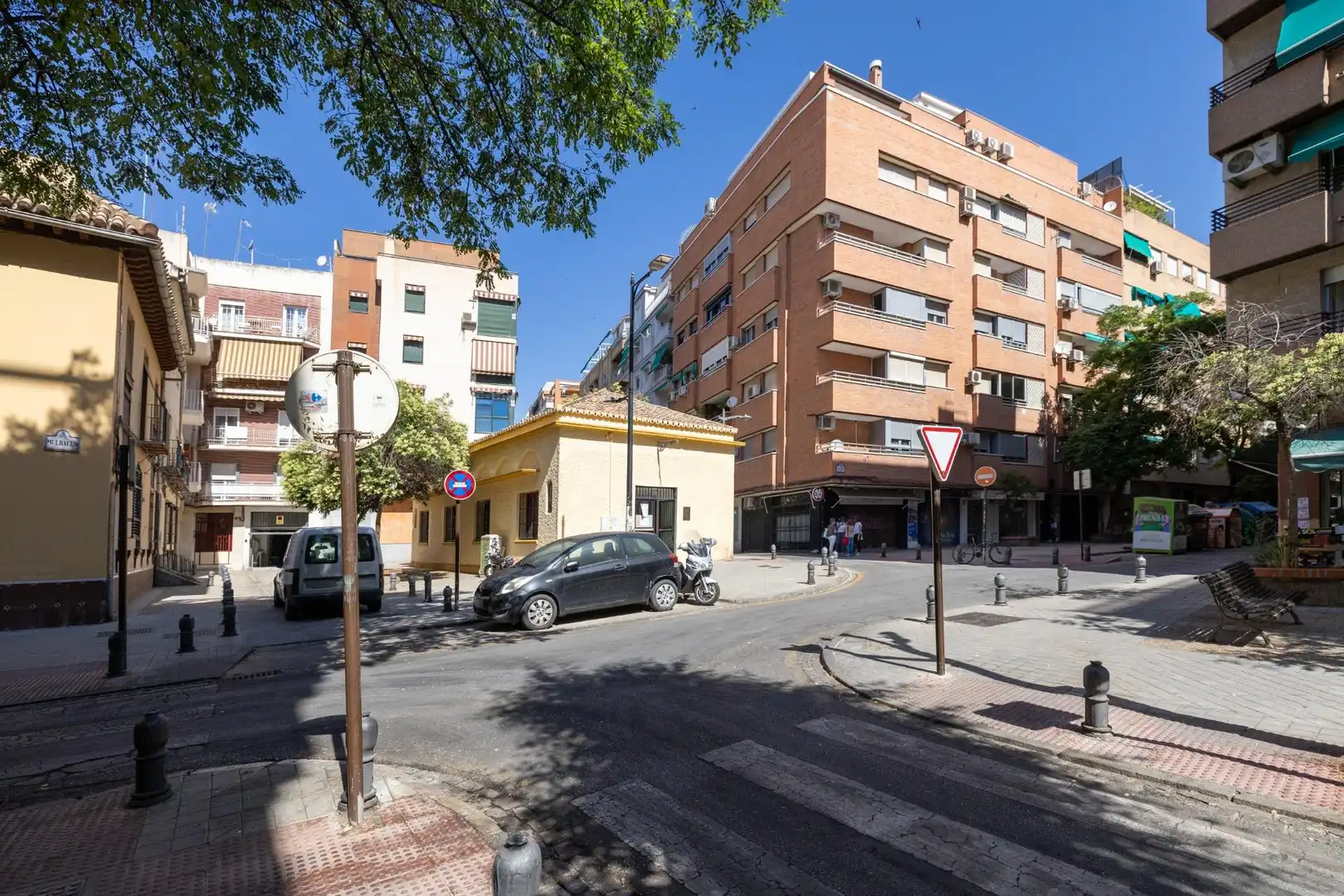 Außenansicht von Wohnung zum Verkauf in Granada mit Heizung und Balkon