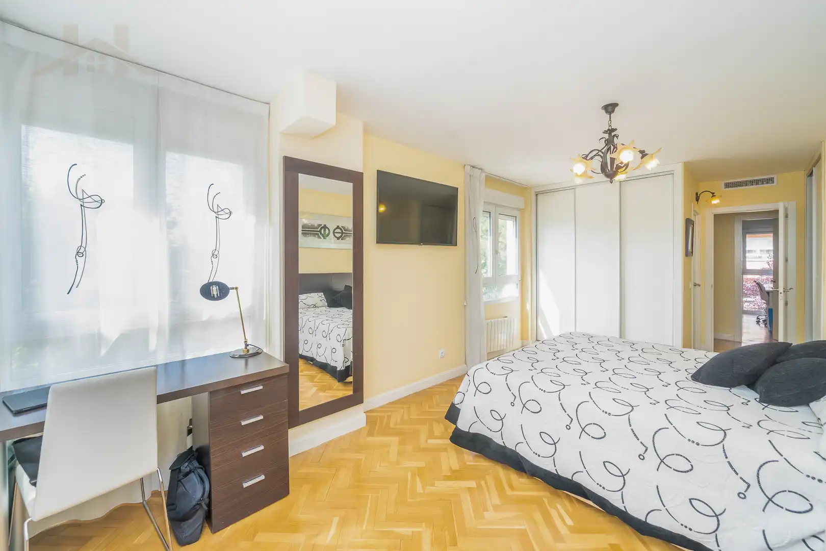 Bedroom of Flat for sale in Pozuelo de Alarcón  with Air Conditioner, Heating and Storage room