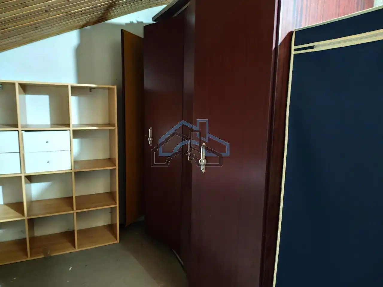 Dormitori de Pis de lloguer en A Coruña Capital  amb Calefacció, Parquet i Traster
