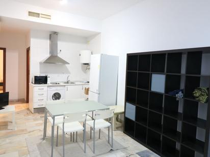 Kitchen of Flat to rent in  Sevilla Capital  with Air Conditioner and Furnished