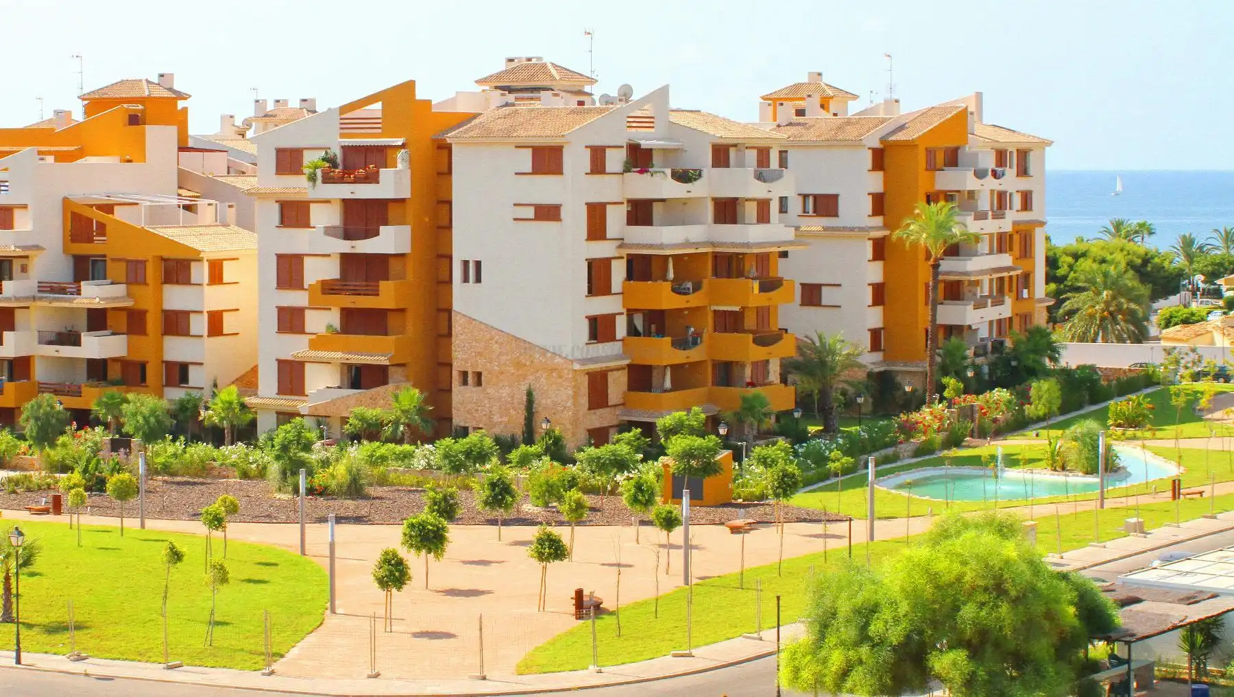 Vista exterior de Apartamento en venta en Torrevieja con Aire acondicionado, Calefacción y Terraza