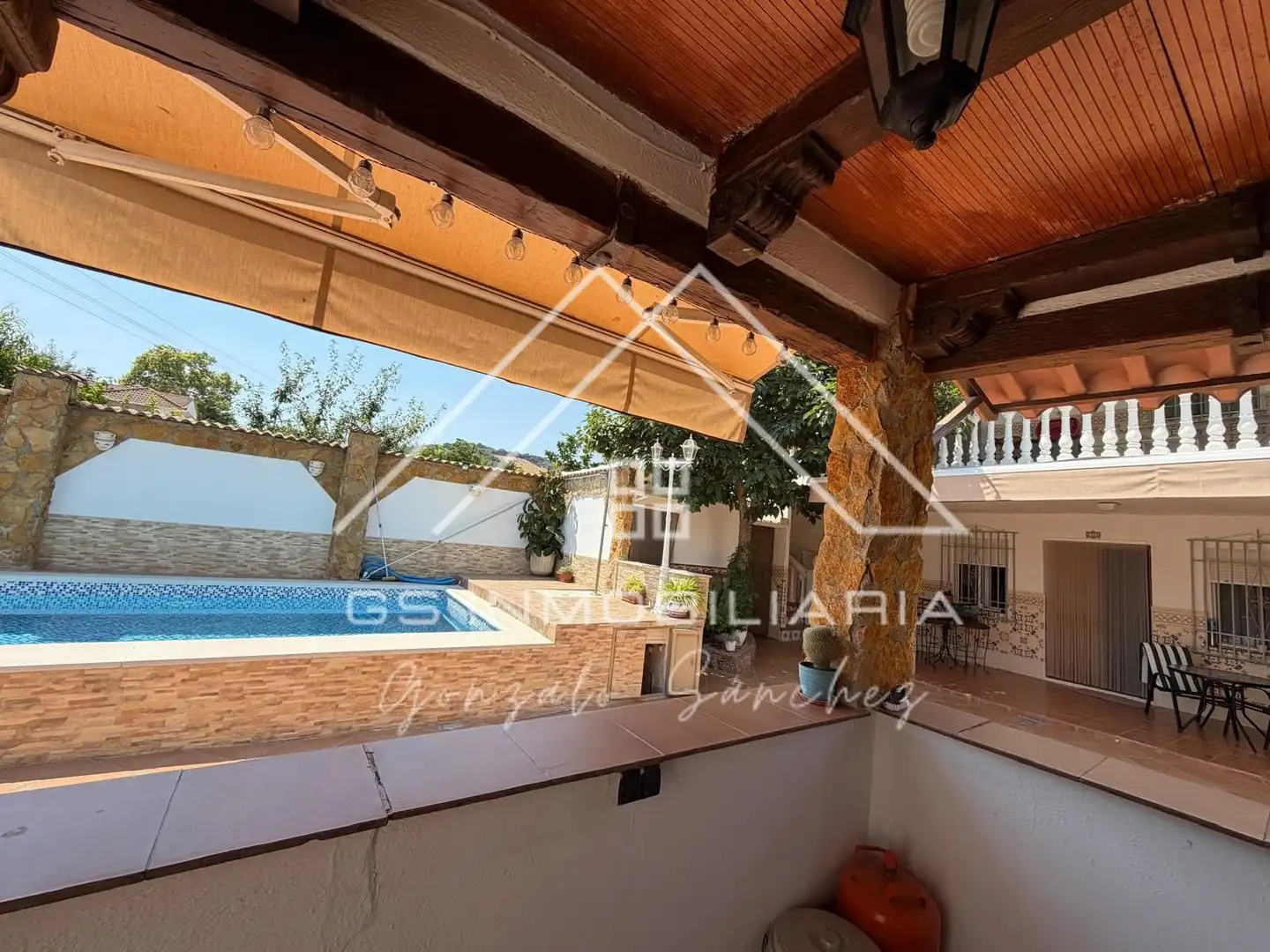 Piscina de Casa o xalet en venda en Lucena