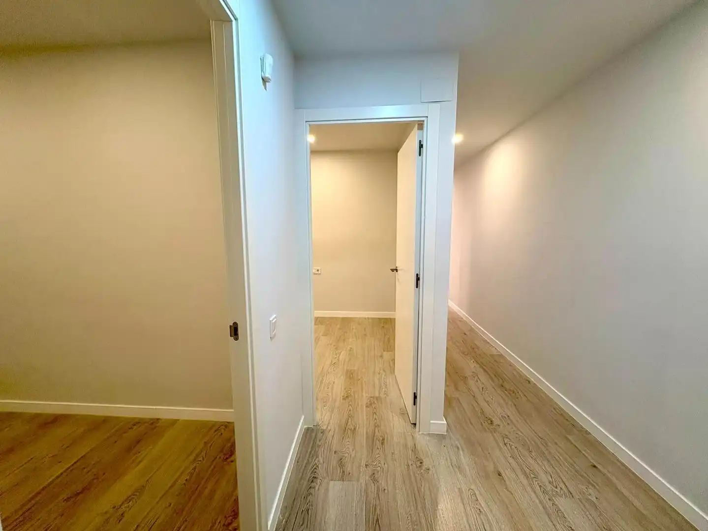Flat for sale in Barcelona  with Air Conditioner, Heating and Parquet flooring
