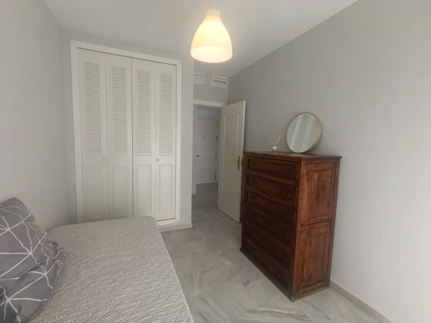 Habitación de Apartamento de alquiler con opción a compra en Málaga con Aire acondicionado, Terraza y Trastero