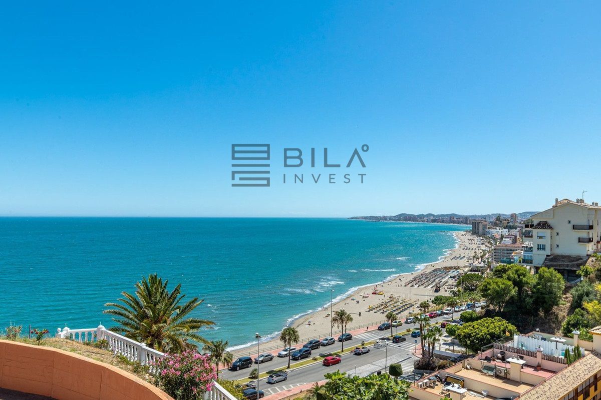 Exterior view of Flat for sale in Benalmádena  with Air Conditioner, Terrace and Swimming Pool
