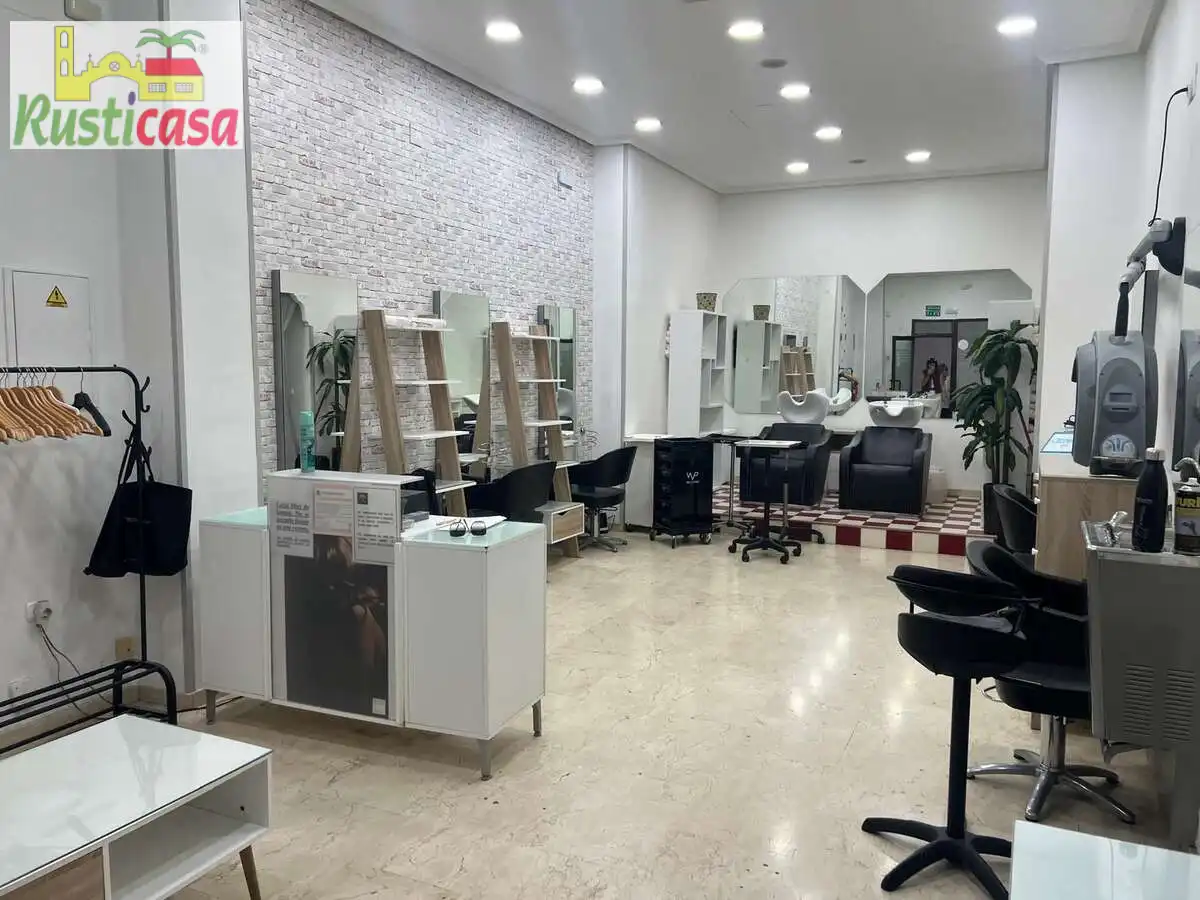 Local comercial en venta en El Reino 4