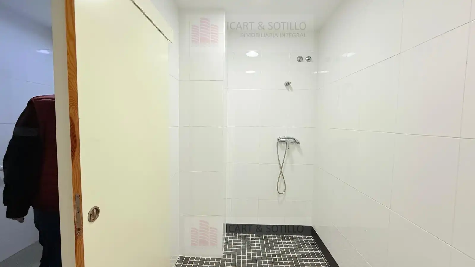 Baño de Local de alquiler en Vinaròs con Aire acondicionado