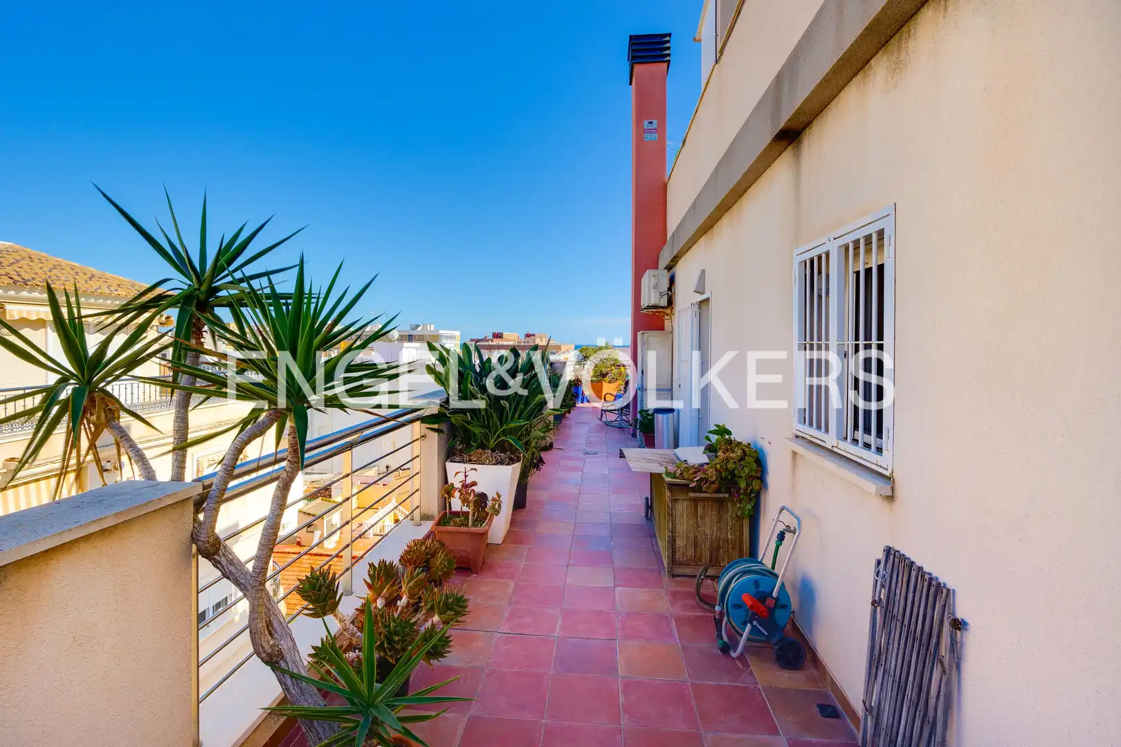 Vista exterior de Ático en venta en Torrevieja con Aire acondicionado, Calefacción y Terraza