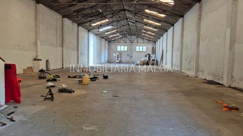 ¡OPORTUNIDAD ÚNICA EN COLUNGA! VENTA DE NAVE INDUSTRIAL CON UN PEQUEÑO TERRENO Y ZONA DE APARCAMIENTO., image 2