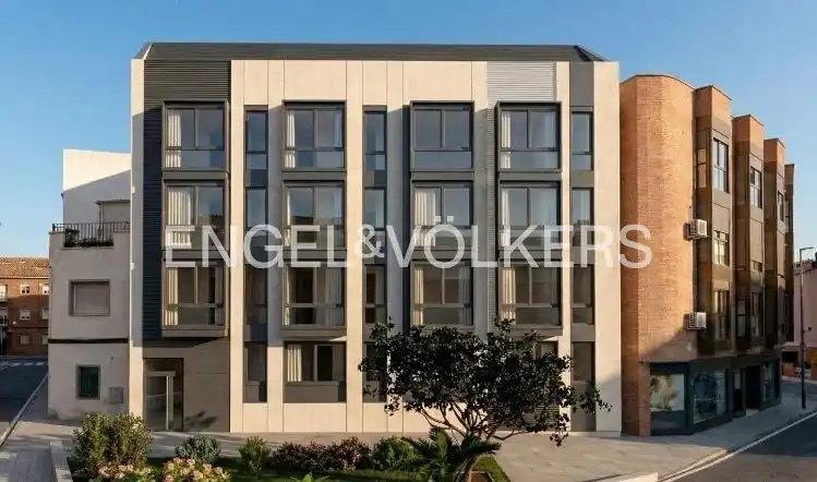 Vista exterior de Piso en venta en Las Rozas de Madrid con Aire acondicionado y Calefacción