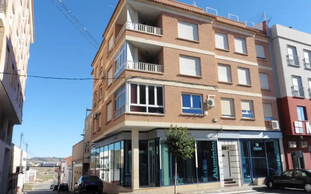 Vista exterior de Pis en venda en Jumilla amb Balcó