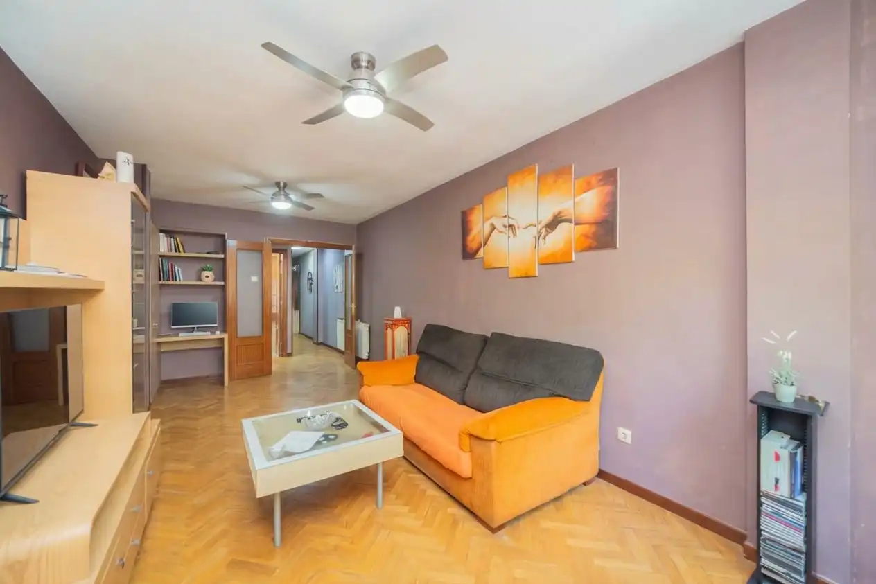 Piso con ascensor en venta en Paseo Rías Bajas, imagen 3