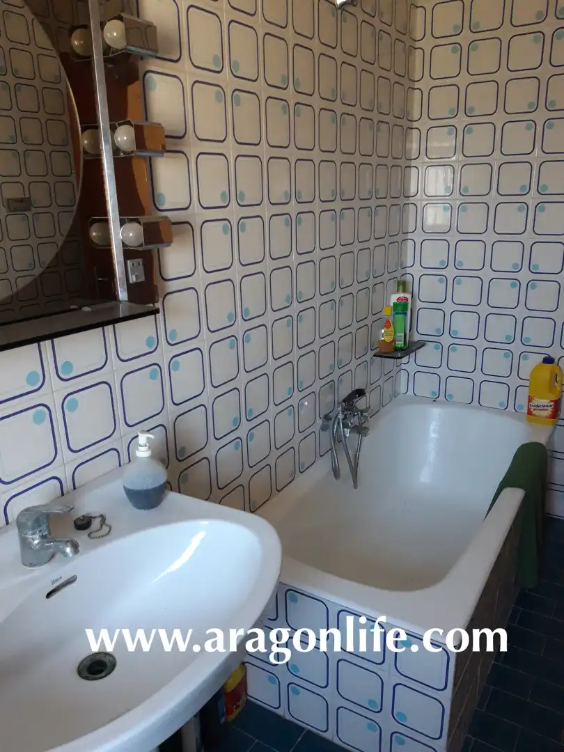 Bathroom of Houses for sale in Maella  with Heating, Private garden and Terrace
