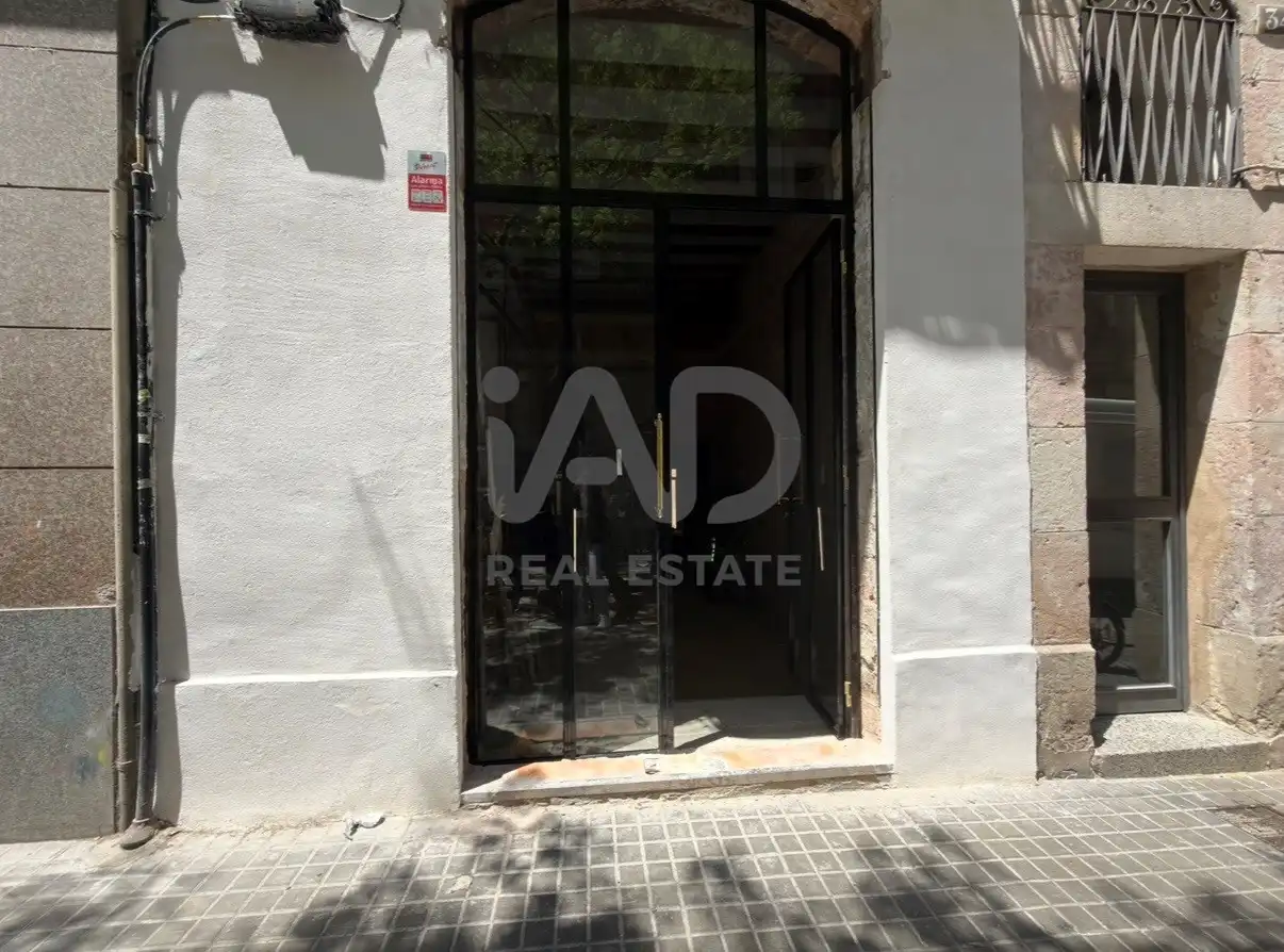 Vista exterior de Local de alquiler en Barcelona