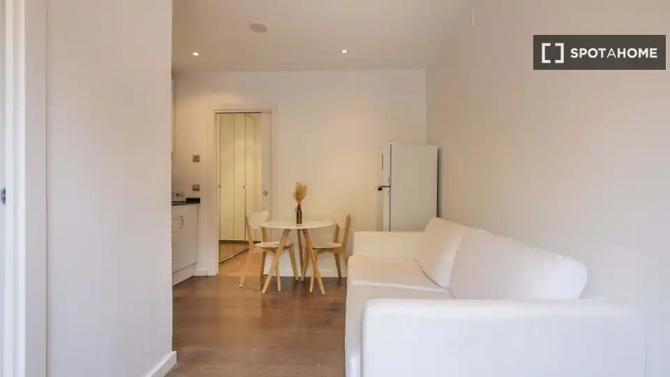 Wohnung zur Miete in El Coll
