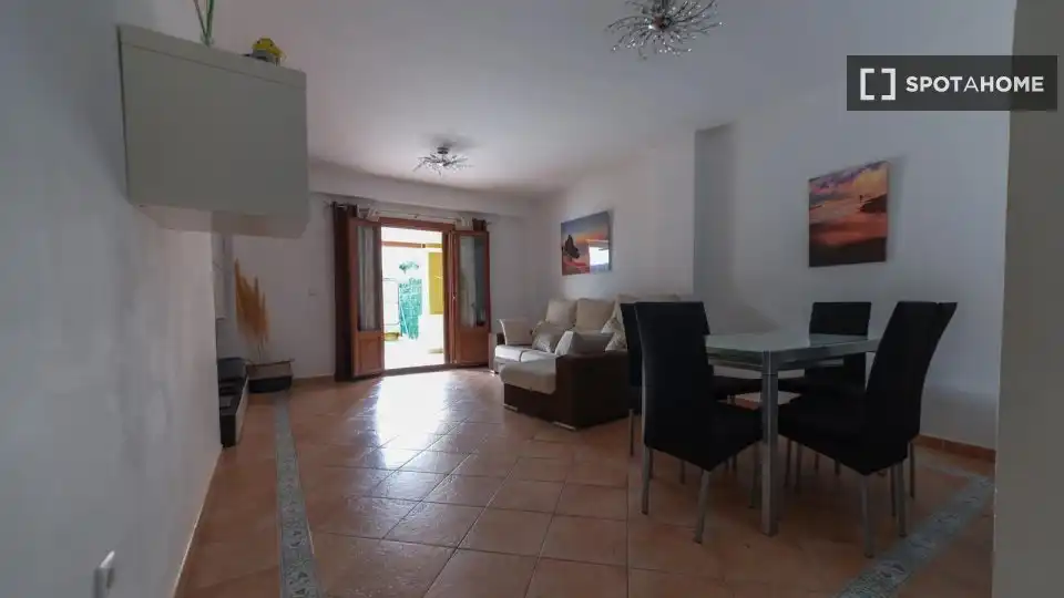 Sala de estar de Apartamento para compartir en Ayamonte con Aire acondicionado, Calefacción y Terraza