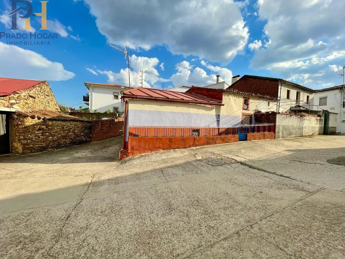Vista exterior de Casa o xalet en venda en Puerto de San Vicente