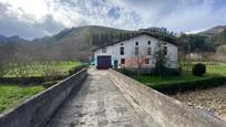 Vista exterior de Casa o xalet en venda en Ataun amb Terrassa