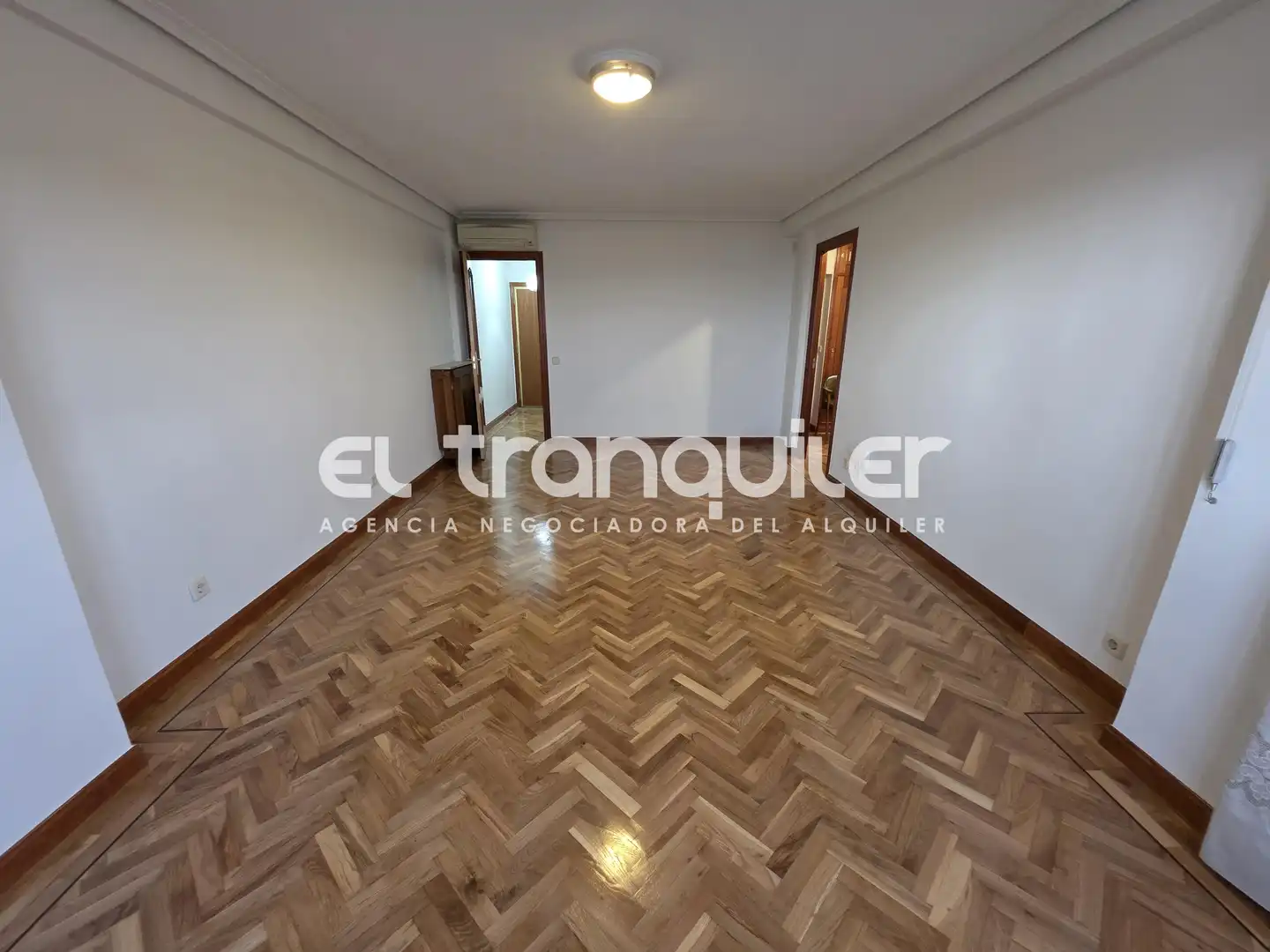 Sala d'estar de Pis de lloguer en Madrid amb Aire condicionat, Parquet i Rentadora