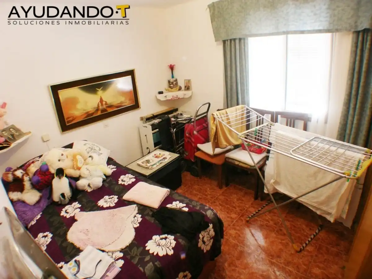 Habitación de Piso en venta en Madrid con Calefacción