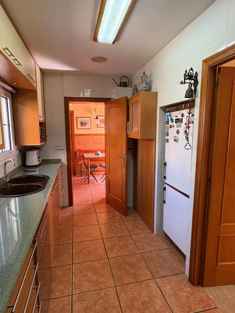 Cocina de Casa adosada en venta en Barcelona con Aire acondicionado, Calefacción y Jardín privado