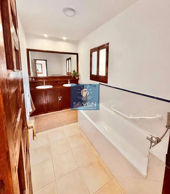 Baño de Casa o chalet en venta en Almuñécar con Aire acondicionado, Calefacción y Jardín privado