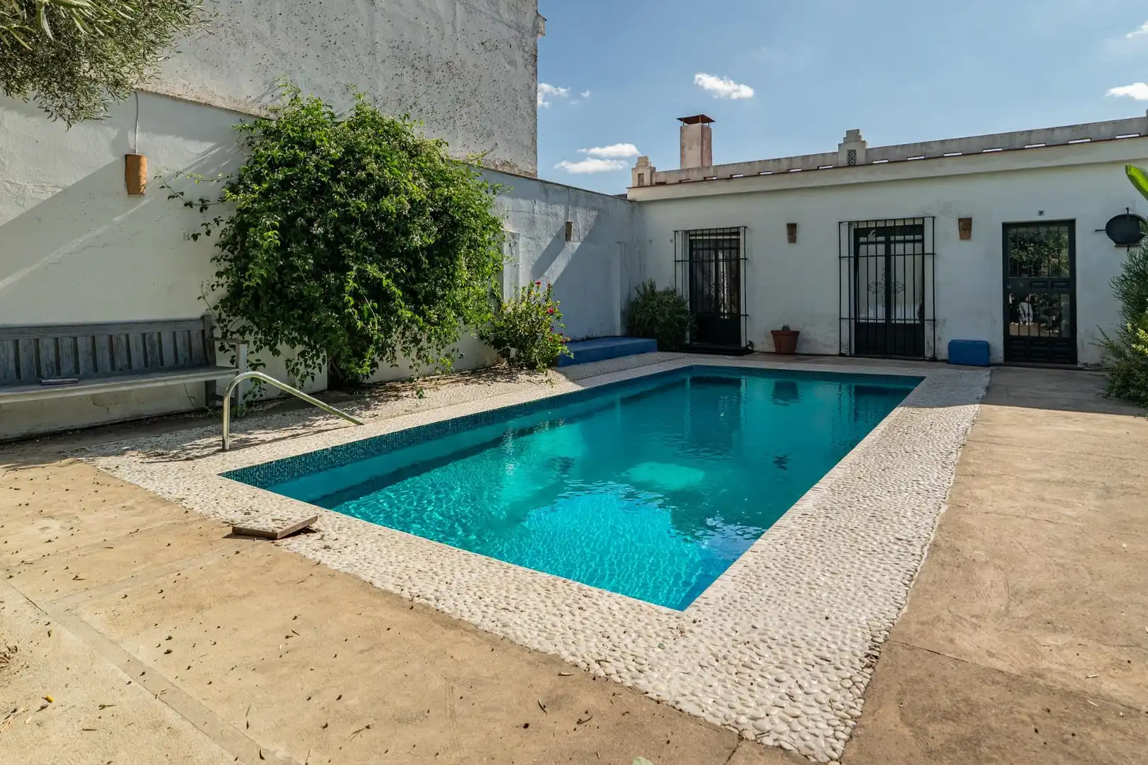 Piscina de Casa o xalet en venda en Valencina de la Concepción amb Aire condicionat, Jardí privat i Piscina