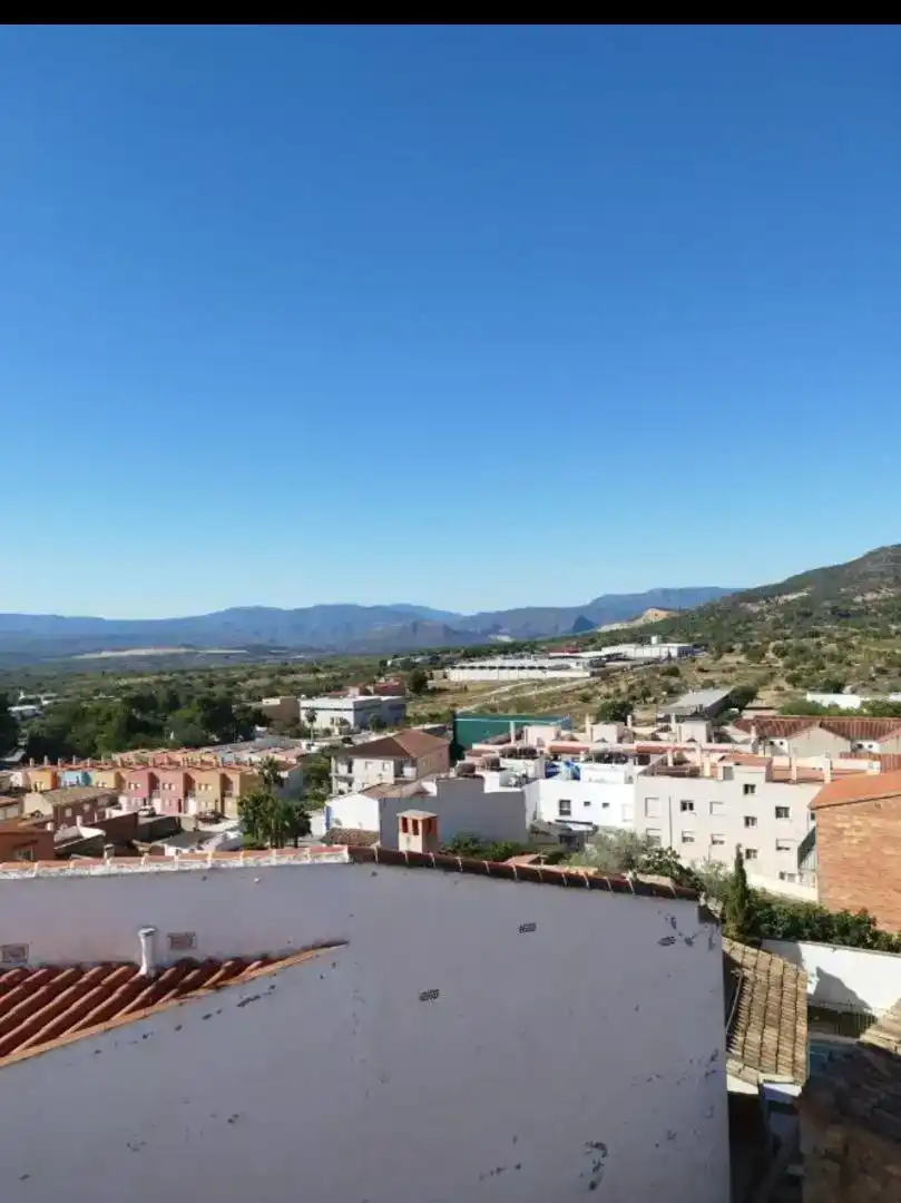 Vista exterior de Casa adosada de lloguer en Villar del Arzobispo amb Aire condicionat, Parquet i Moblat