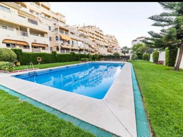 Piso con piscina en venta en Torrequebrada