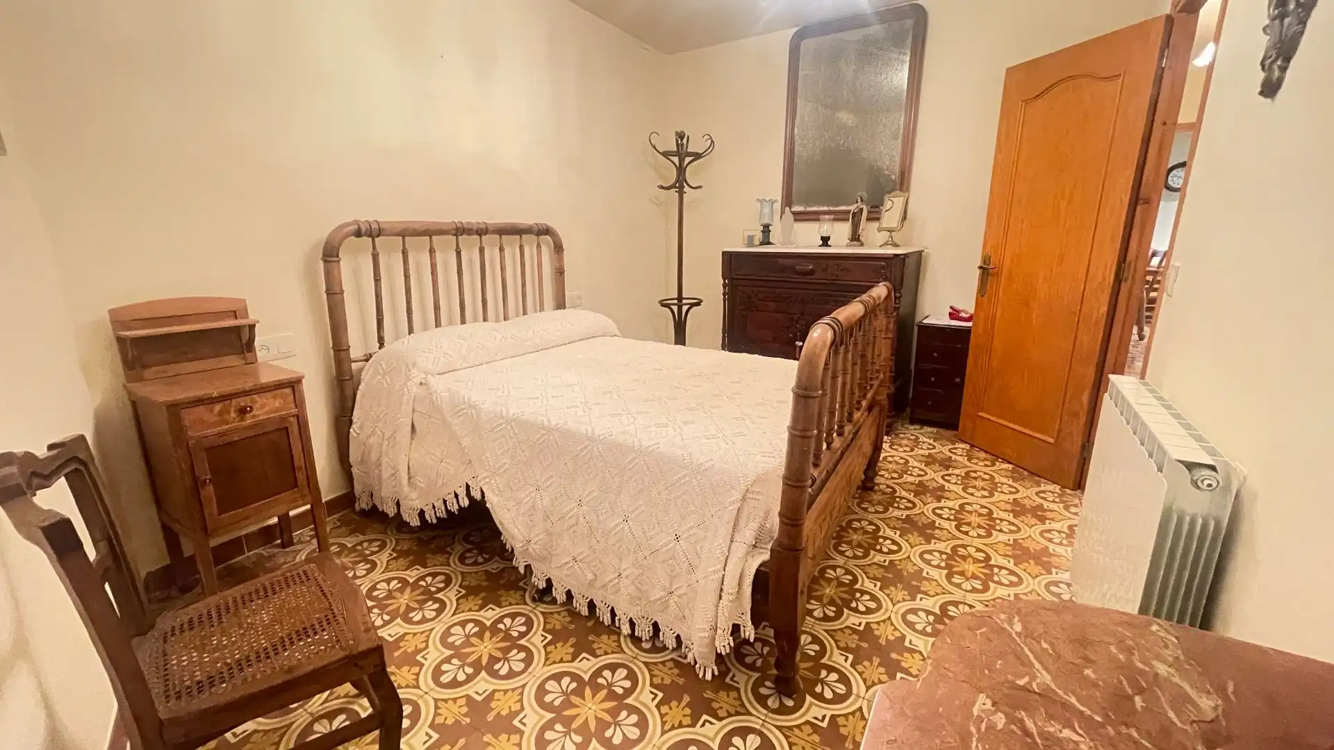 Habitación de Finca rústica en venta en Vallbona de Les Monges con Calefacción, Jardín privado y Trastero