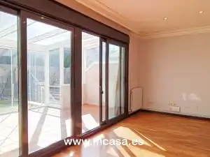 Casa adosada en venda en Vigo  amb Calefacció, Jardí privat i Terrassa