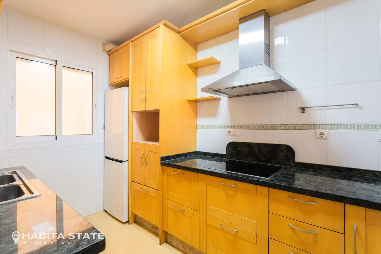 Cocina de Apartamento en venta en El Ejido con Terraza, Amueblado y Horno