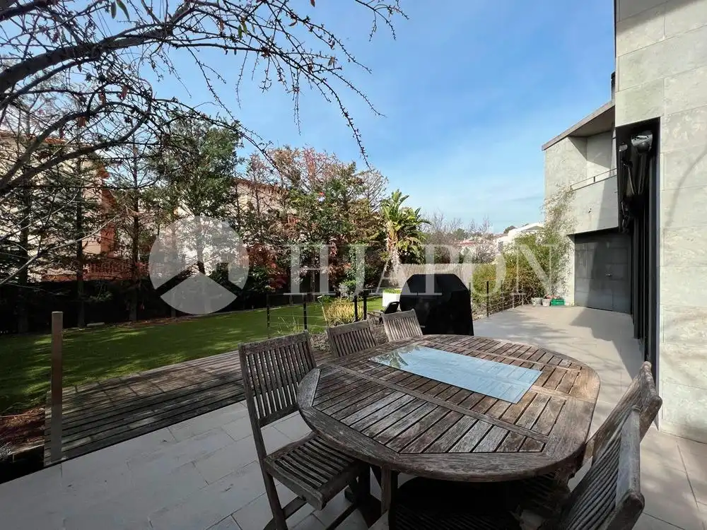 Jardín de Casa o chalet en venta en Alella con Aire acondicionado, Calefacción y Jardín privado