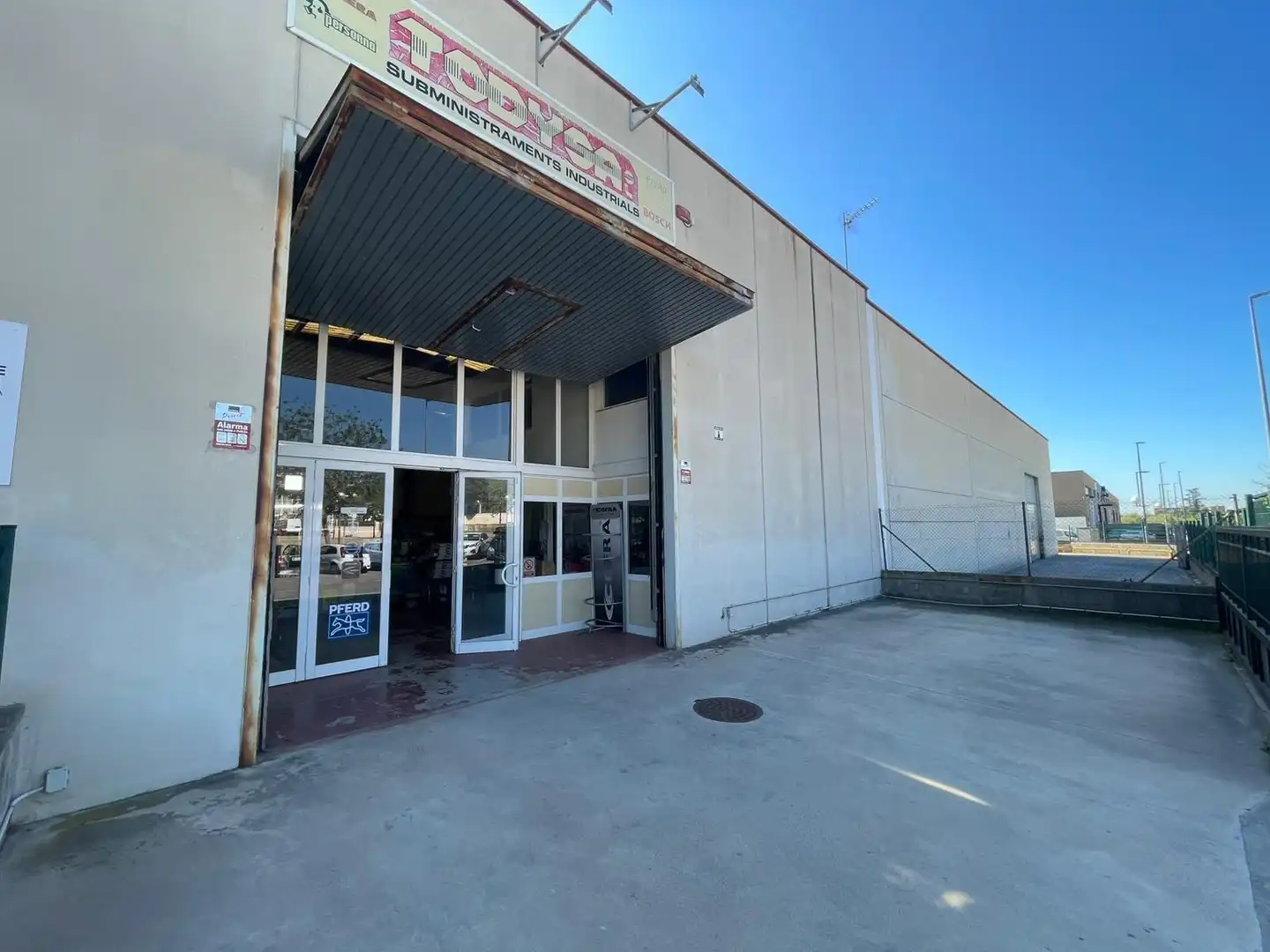 Vista exterior de Nave industrial en venta en La Pobla de Mafumet