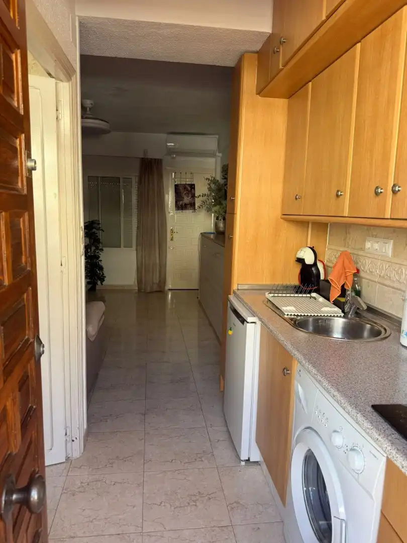 Cocina de Estudio de alquiler en Torremolinos con Aire acondicionado, Calefacción y Terraza