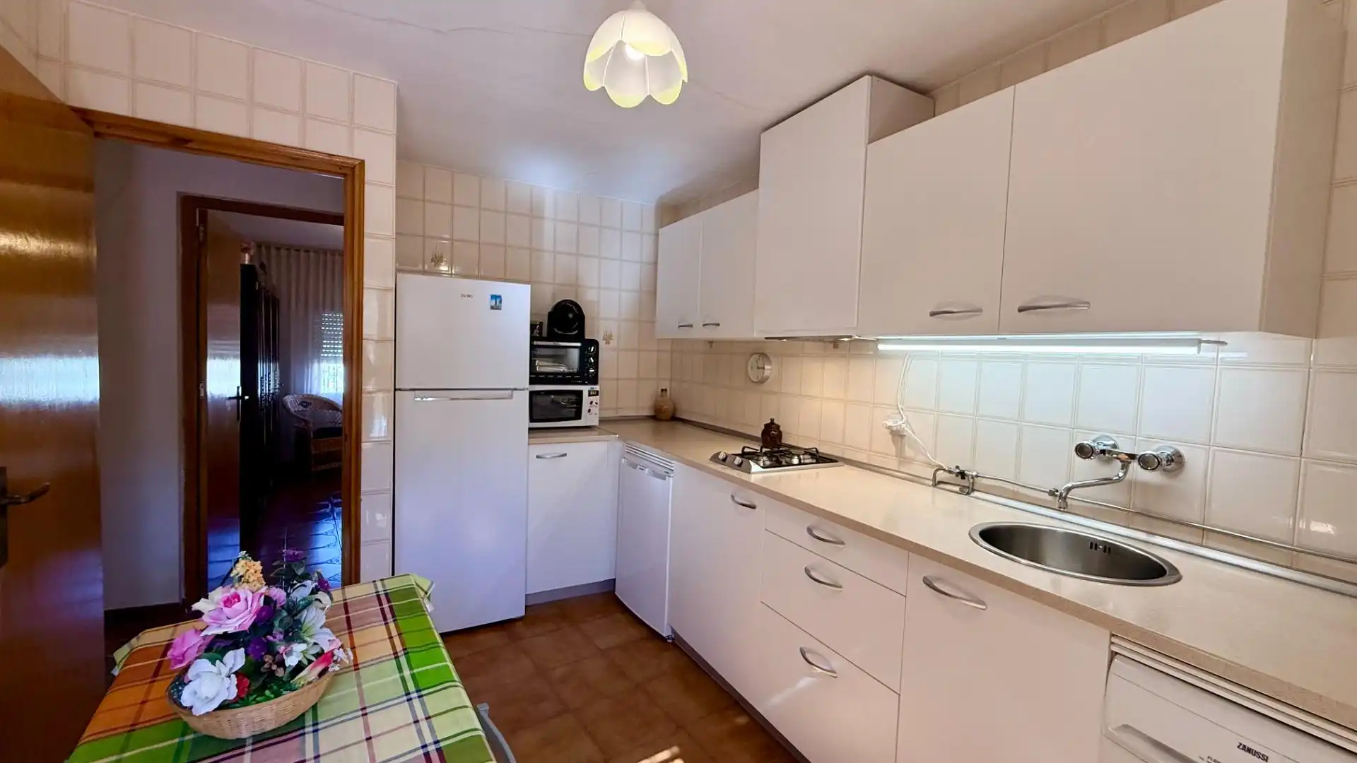 Cuina de Casa o xalet en venda en Torrecilla del Pinar amb Jardí privat, Traster i Moblat