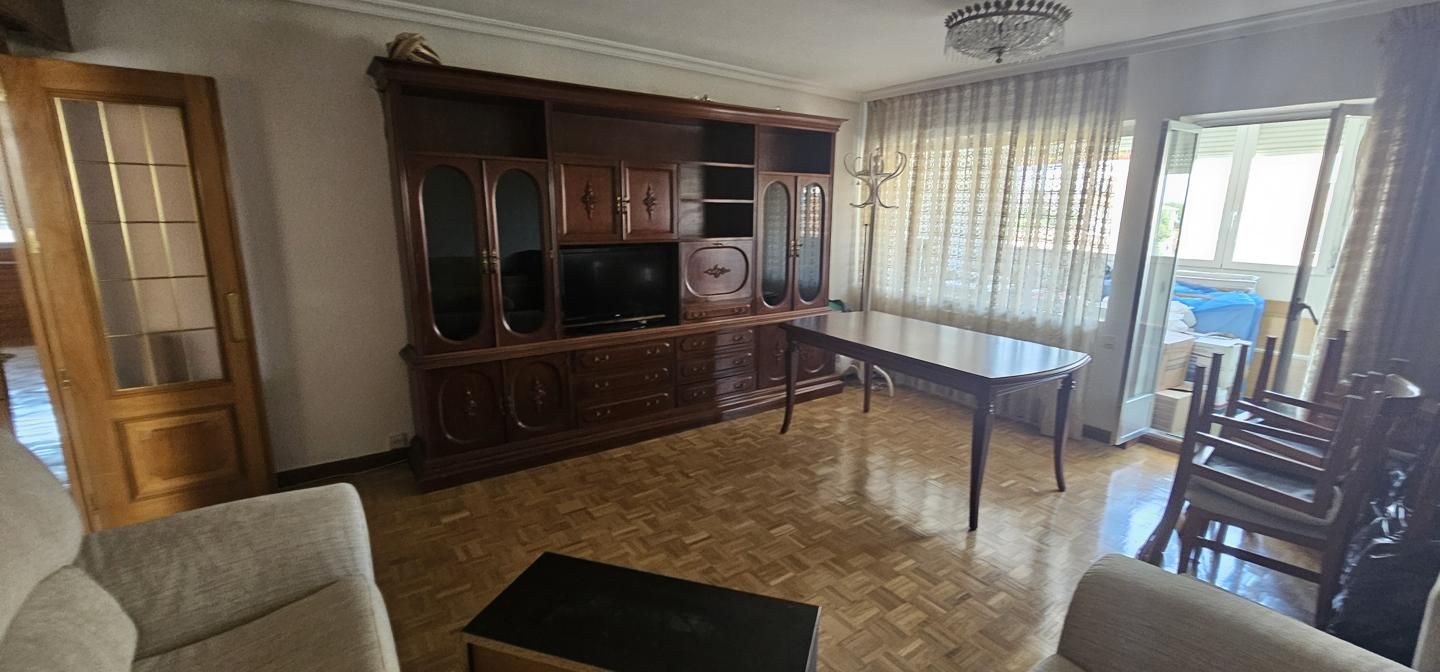 Sala d'estar de Pis de lloguer en  Madrid Capital amb Aire condicionat, Calefacció i Parquet