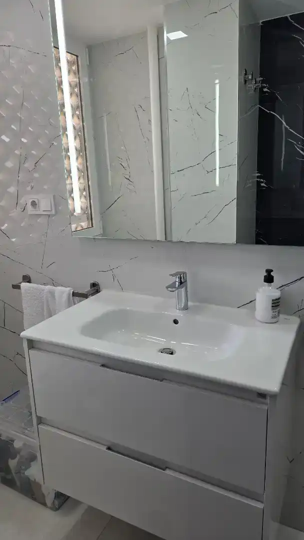 Bathroom of Flat for rent in El Campello  with Air Conditioner, Private garden and Swimming Pool
