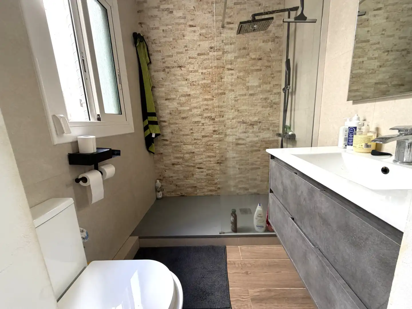 Baño de Ático en venta en Barcelona con Terraza y Balcón